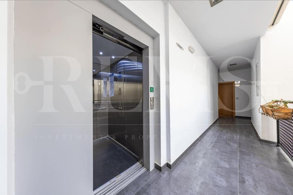 Cozy Apartment With Parking In The Center By Rems Málaga Extérieur photo